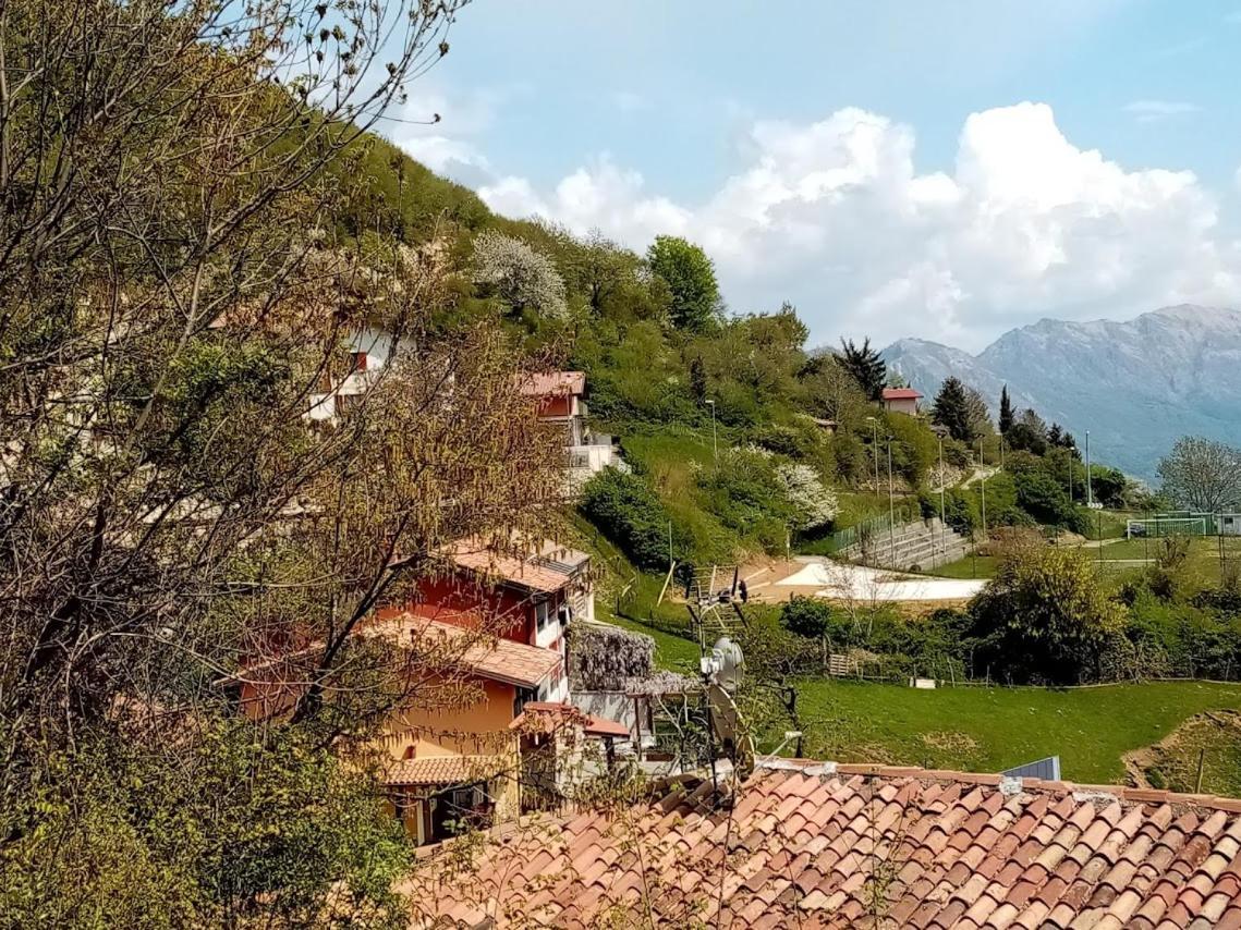 Hiking Escape Parzanica Villa Bagian luar foto